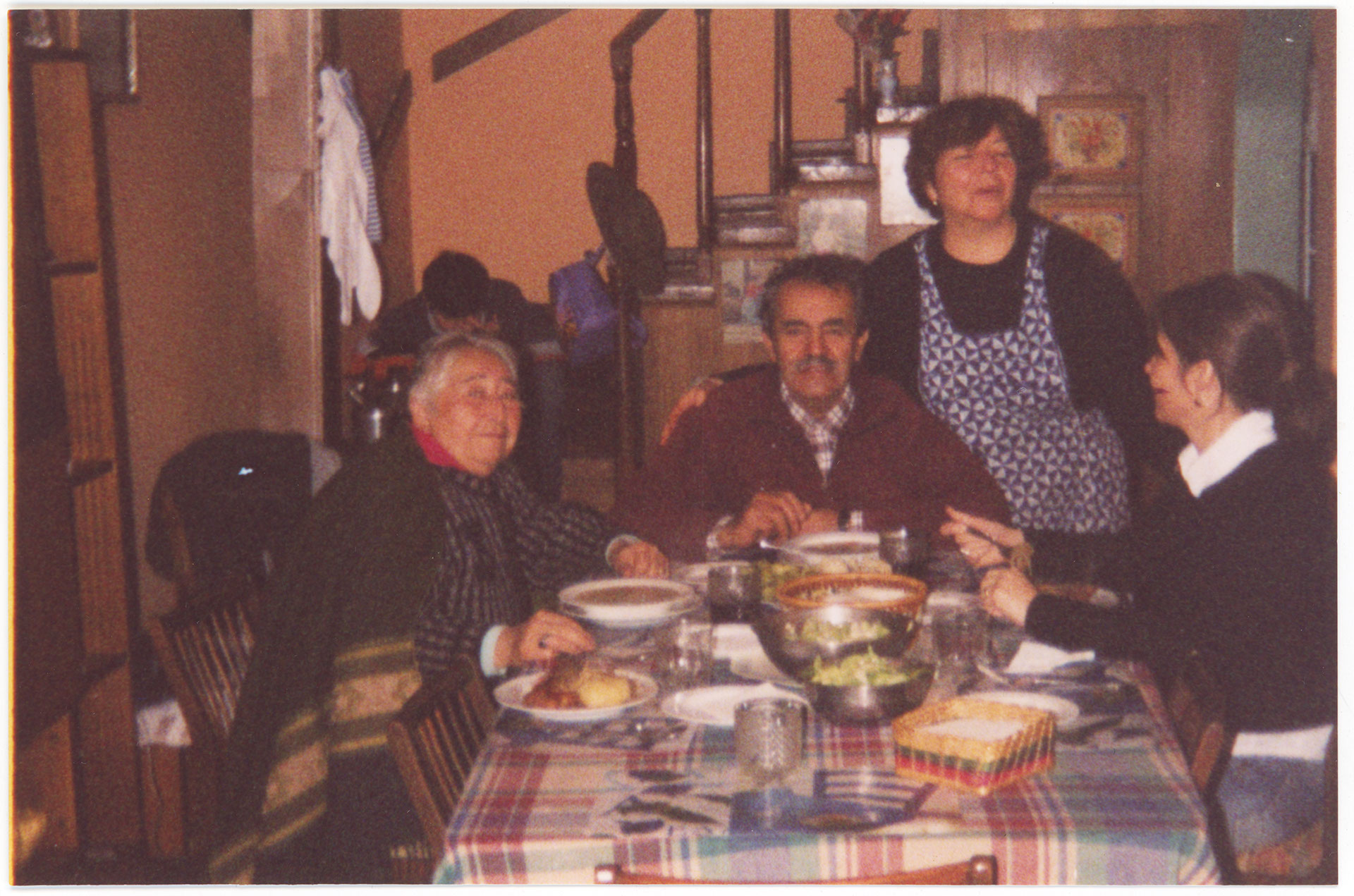 Retrato en comida Familiar Inés Edelmira Alarcón Gutiérr